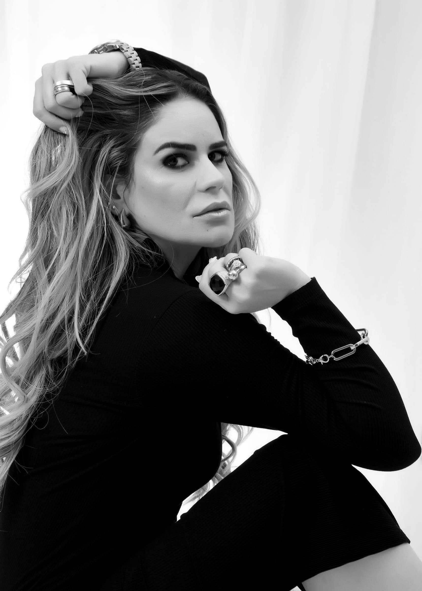 Dra. Fernanda Sguizardi — olhar editorial