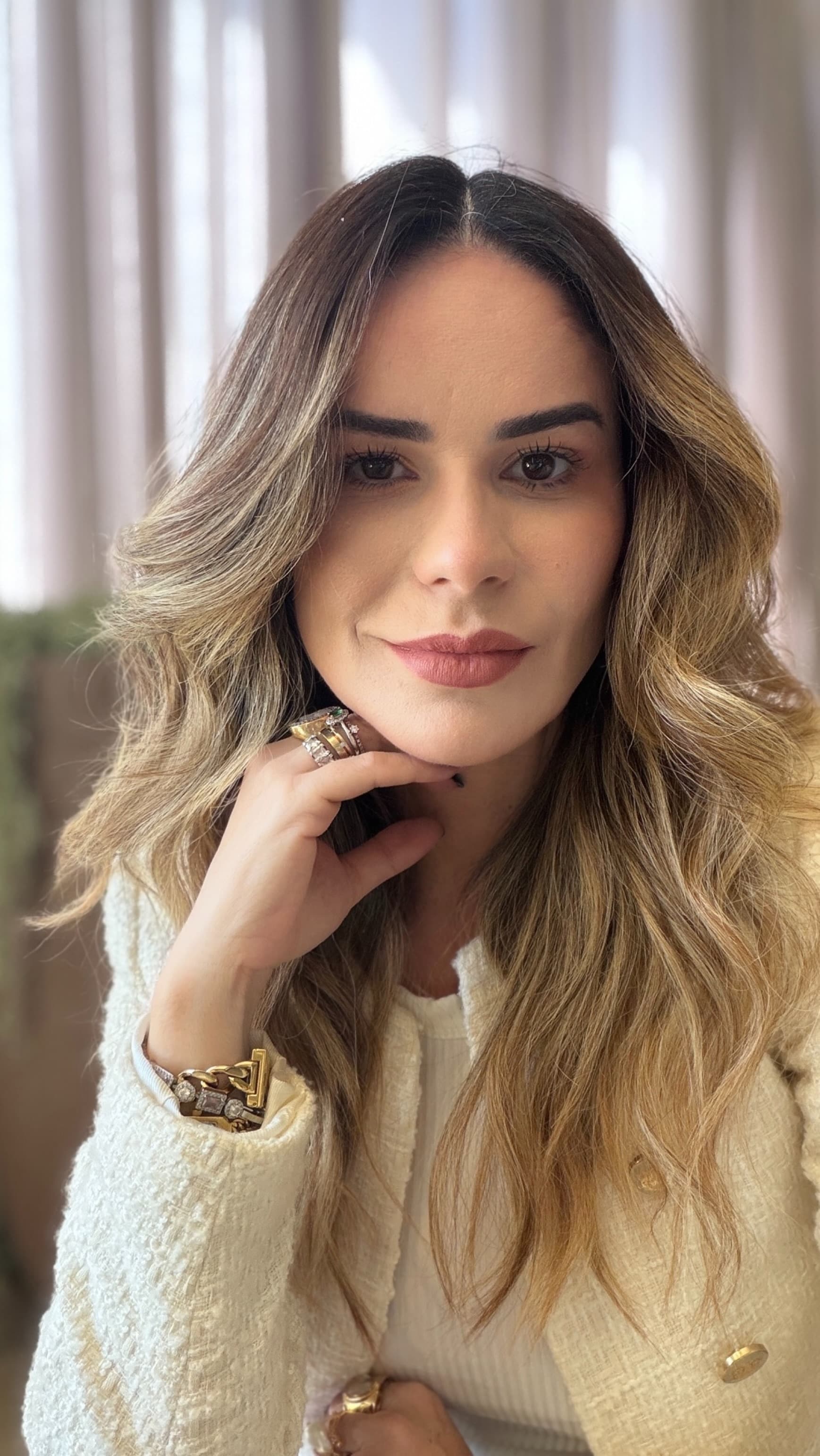 Retrato profissional de Dra. Fernanda Abreu Sguizardi